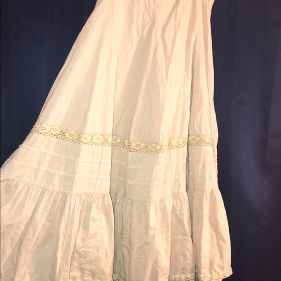 Beige dress - Picture 2 of 3